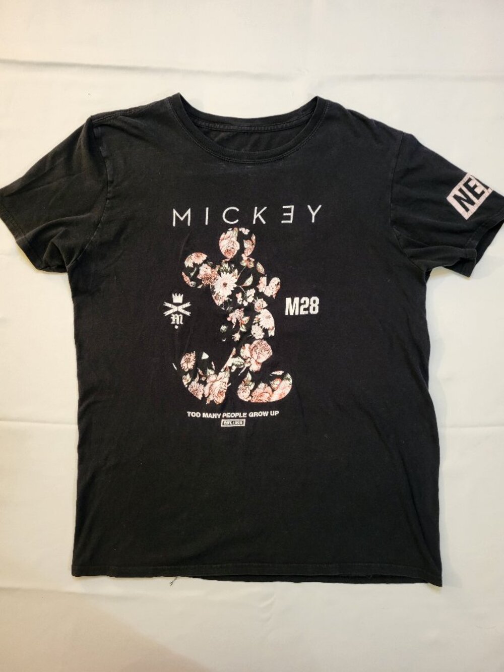 Disney Mickey Mouse Floral Graphic T-Shirt Black Short Sleeve Youth Tee Used